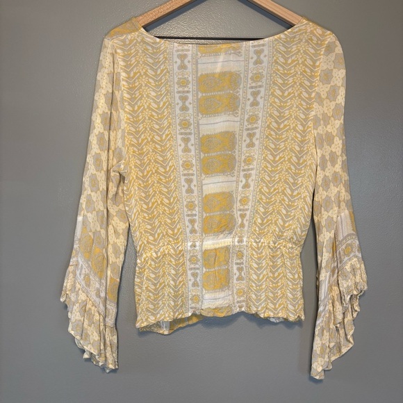 Free People Medium Rosalie Bell Sleeve Wrap Top Boho Butter Yellow Pattern - Picture 4 of 6